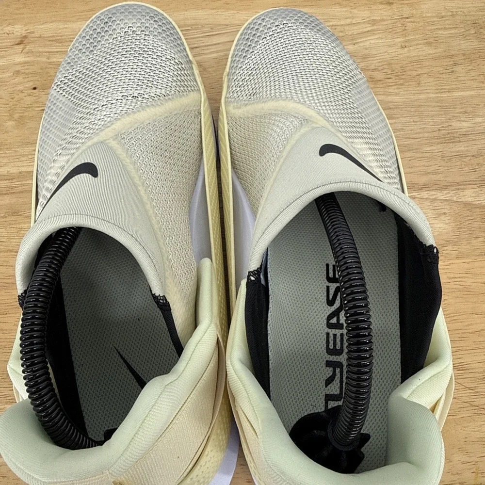 NEW Nike Go FlyEase Slip-On Sneakers Pale Ivory DR5540-700 Women's Size 11.5 Gym